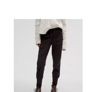 Lululemon Women's Black Jogger Pants size 4